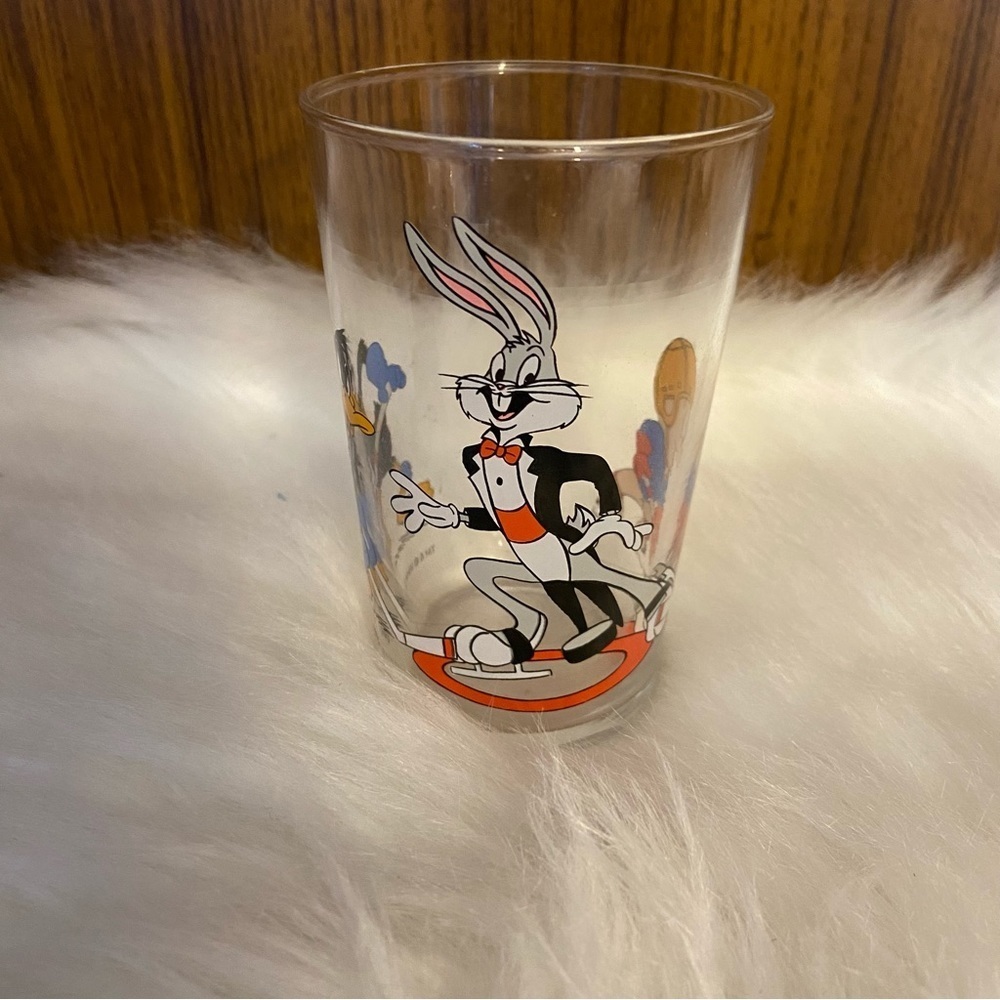 Vintage Looney Tunes 1990’s hockey glass